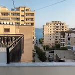Sarantorini Apartments