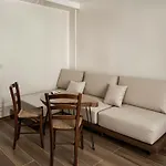 Sarantorini Apartments